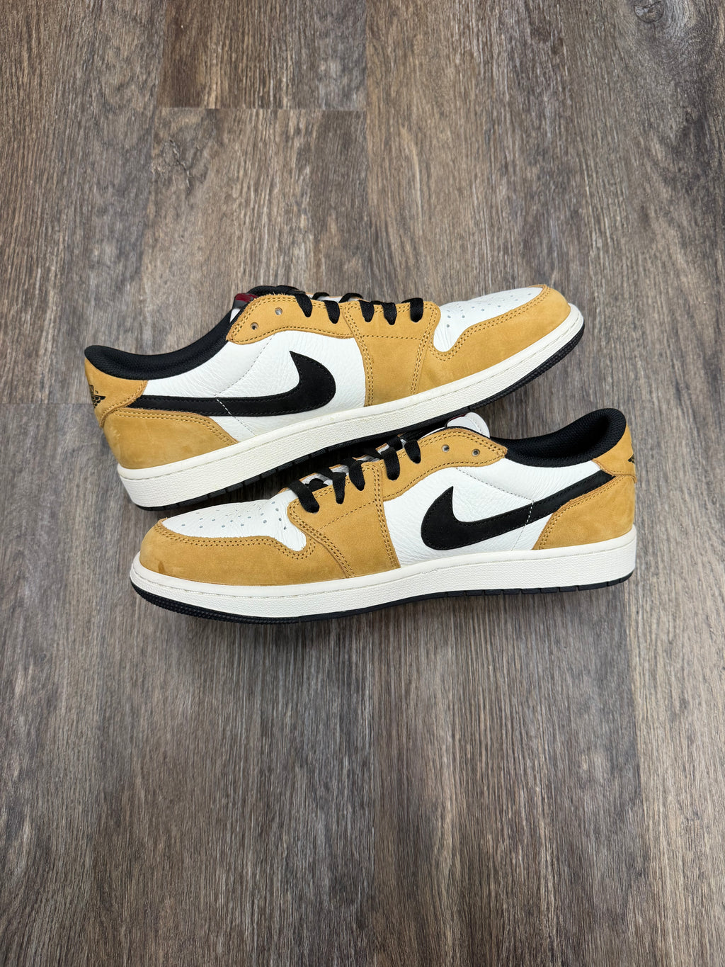 Size 13-Jordan 1 low Rookie of the year