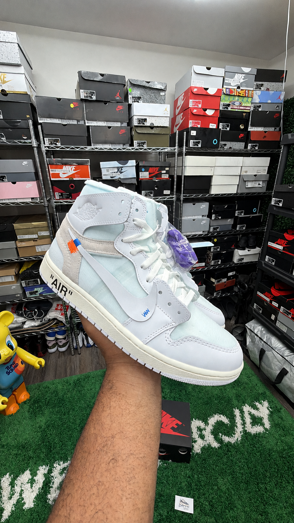 off white Jordan 1